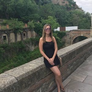 Meet your Posher, Laura